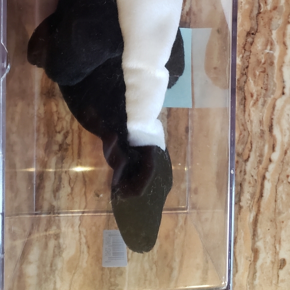 AUTHENTIC Beanie baby Splash the Whale. Mint condition. Comes with acrylic case - Picture 6 of 10